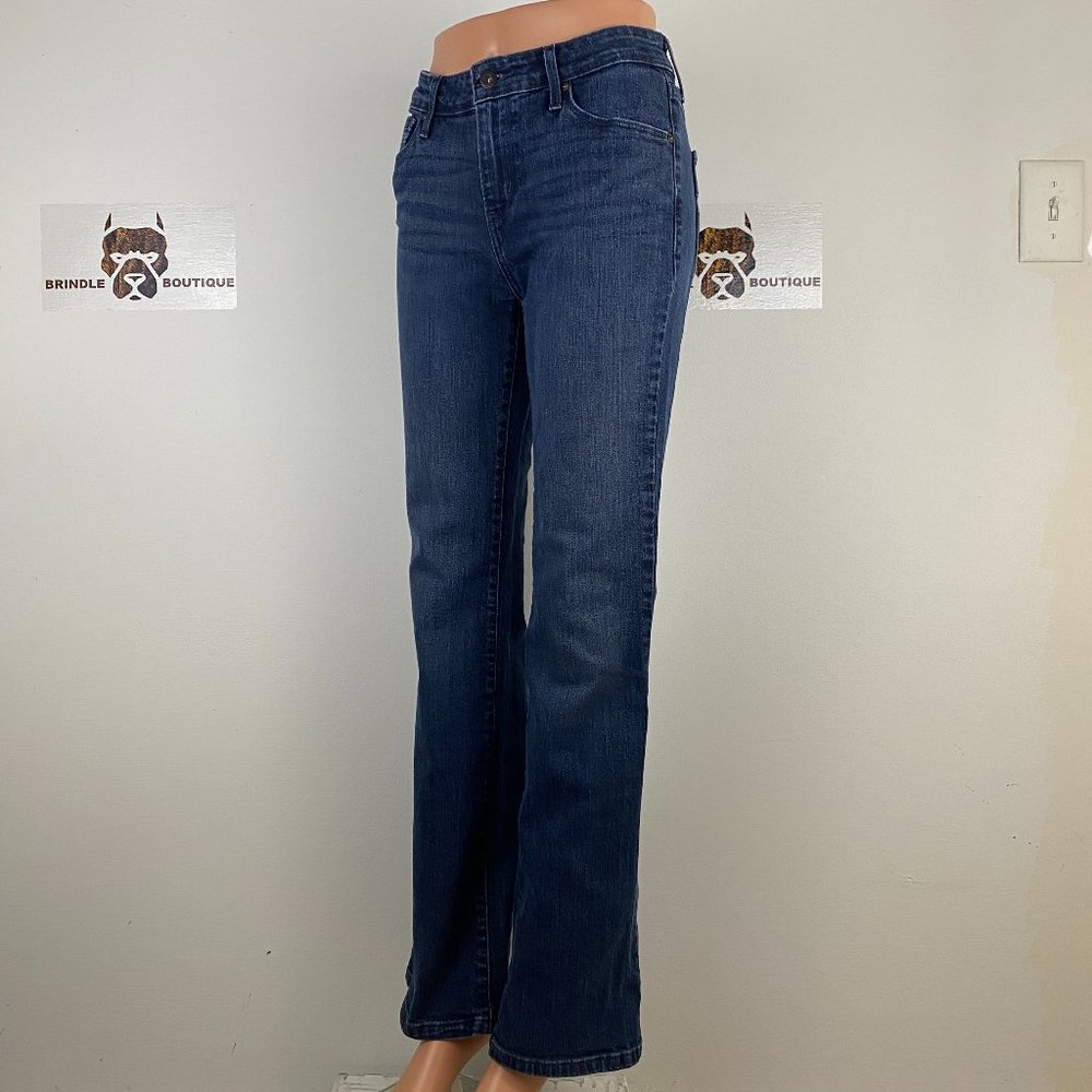 Levis Demi Curve size 6M (excellent)‎